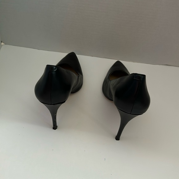 BCBGeneration, heals black shoes size 8, some scratch marks on the side. - Picture 4 of 7